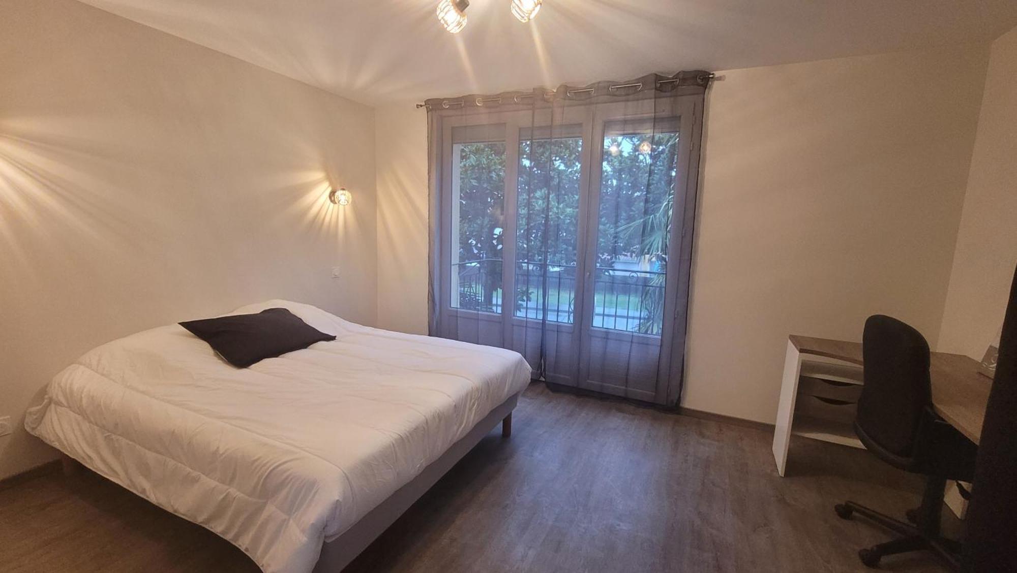 Bel T5 Neuf Avec 4 Appartement *